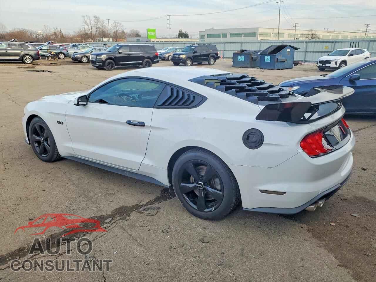 FORD MUSTANG 2018 - 1FA6P8CF8J5109207