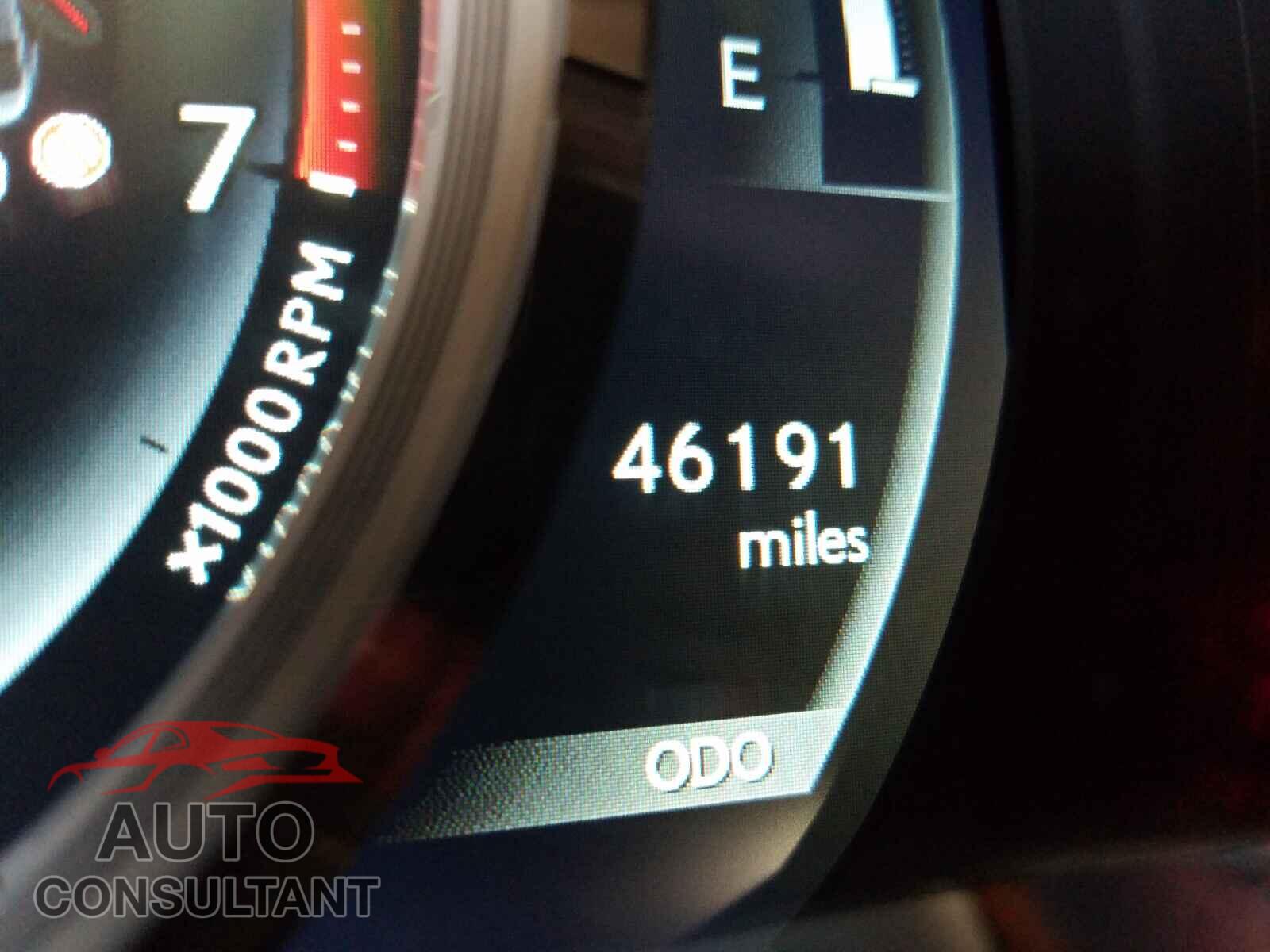 LEXUS IS 2018 - JTHBA1D26J5071021