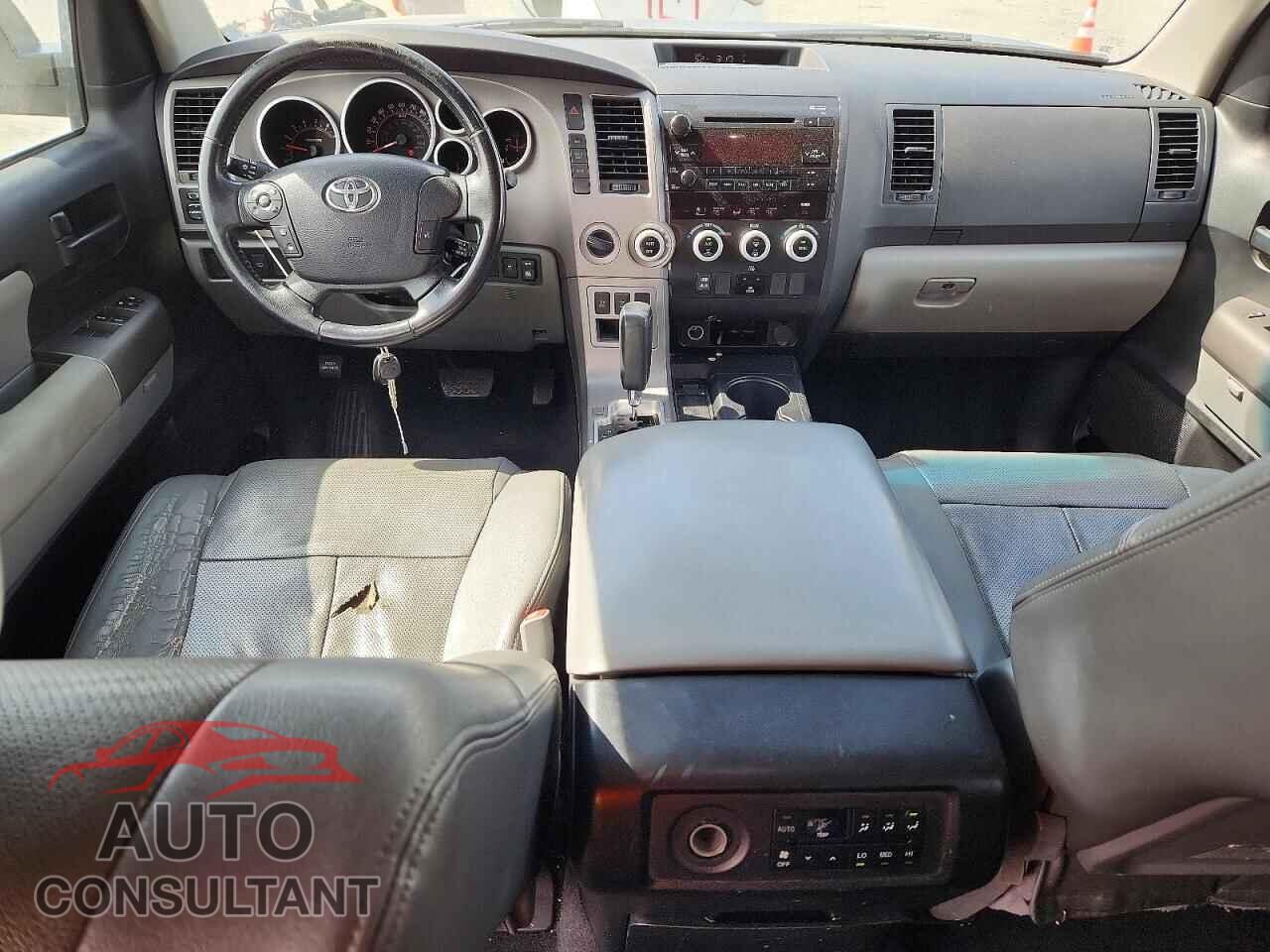 TOYOTA SEQUOIA 2013 - 5TDBW5G11DS079748