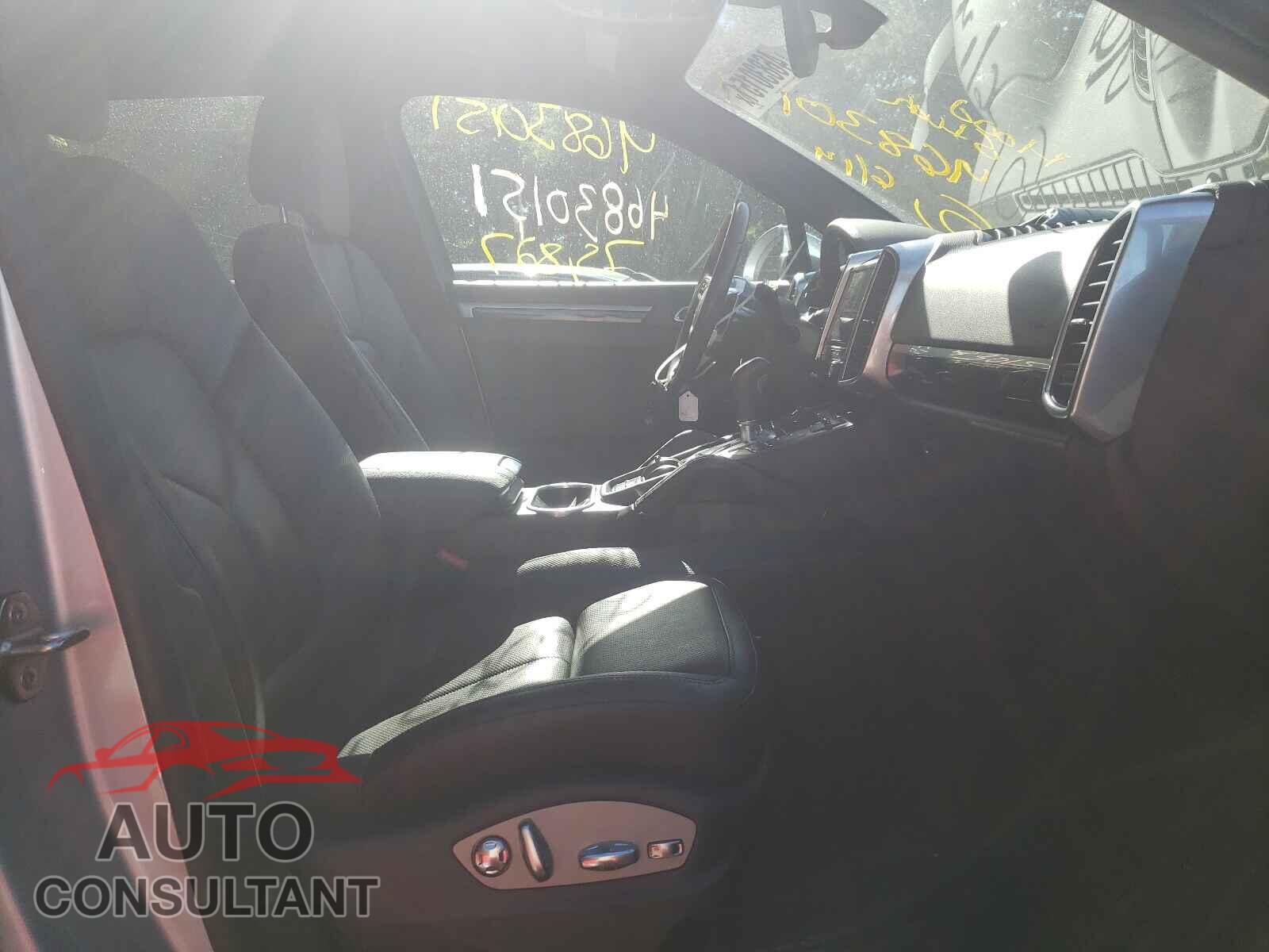PORSCHE CAYENNE 2017 - WP1AA2A27HKA84099