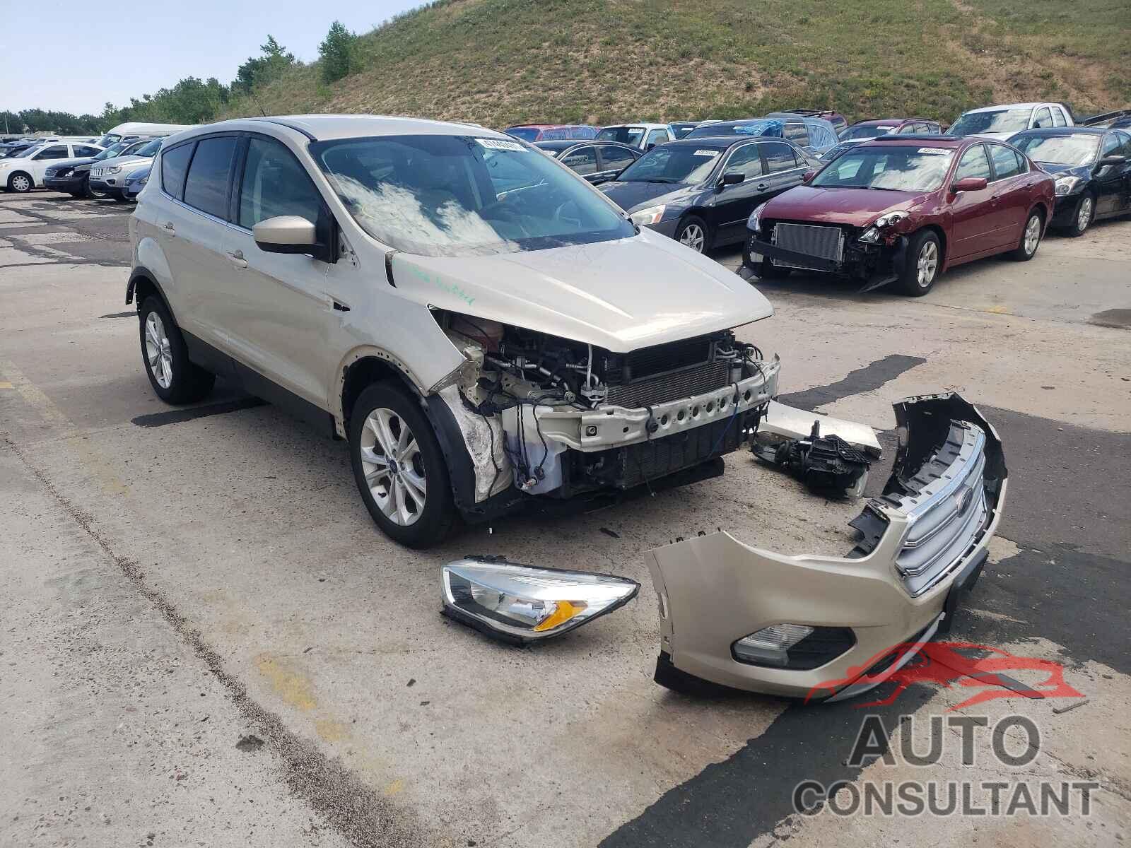 FORD ESCAPE 2017 - 1FMCU0GD7HUA54258