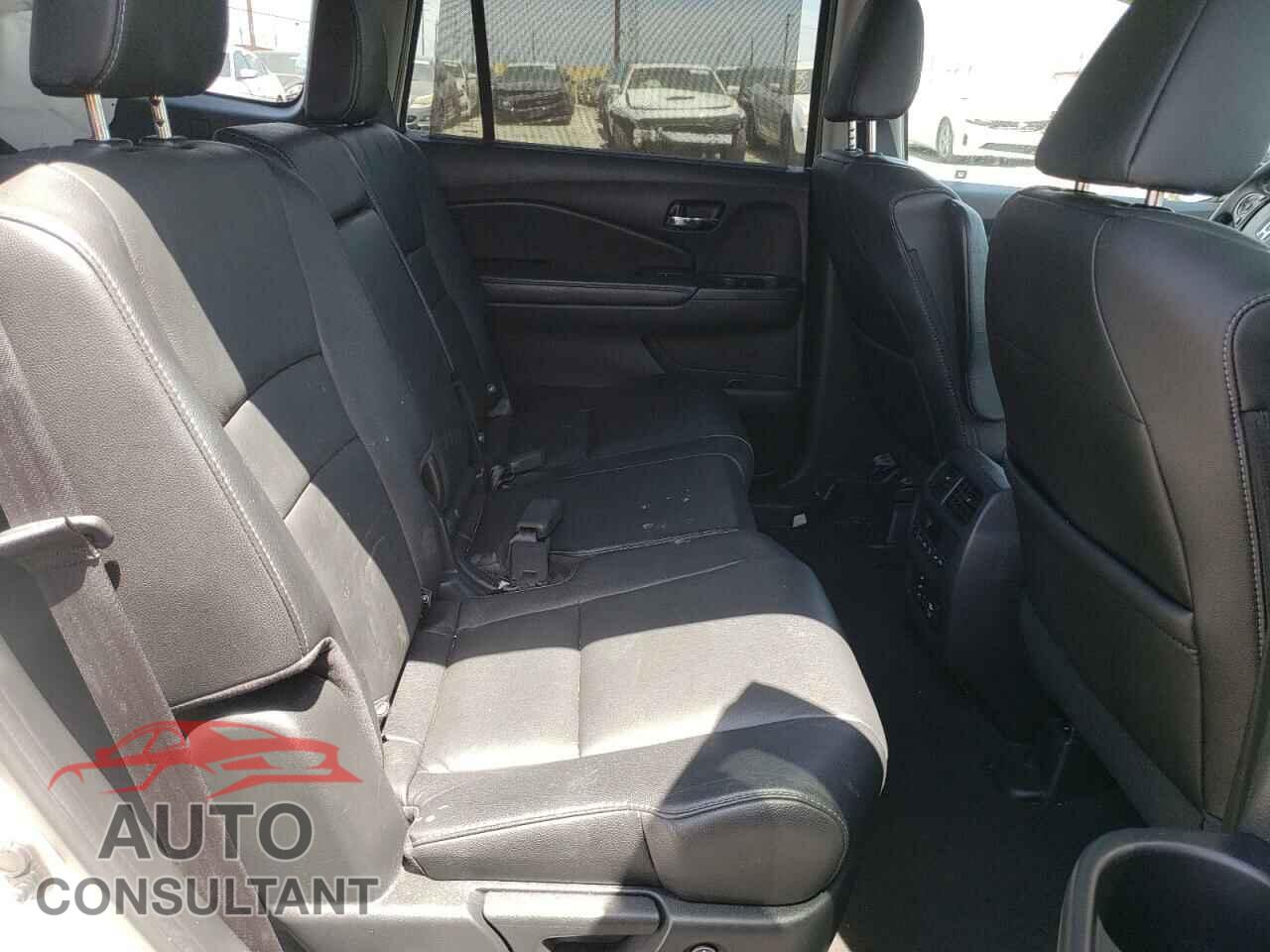 HONDA PILOT 2017 - 5FNYF6H97HB066162