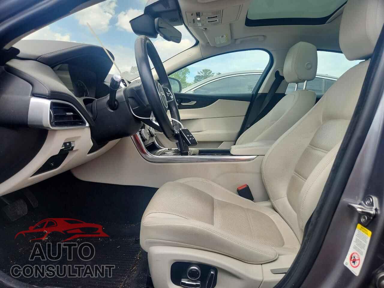 JAGUAR XE 2020 - SAJAE4FX6LCP56101
