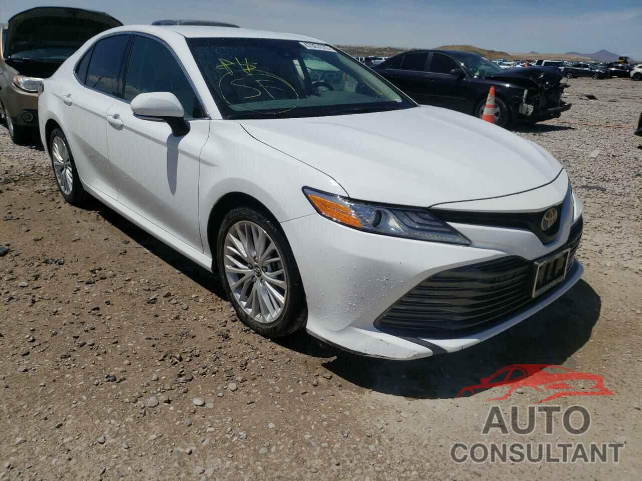 TOYOTA CAMRY 2018 - 4T1B11HK3JU019066