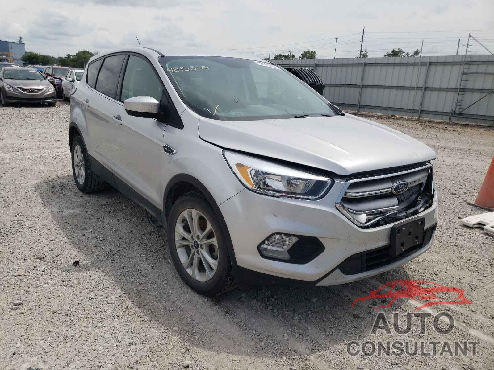 FORD ESCAPE 2017 - 1FMCU0GD5HUC00981