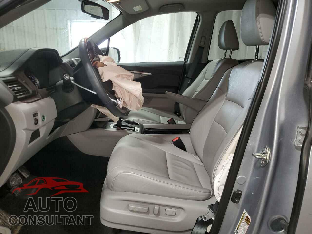HONDA PILOT 2017 - 5FNYF6H59HB083378