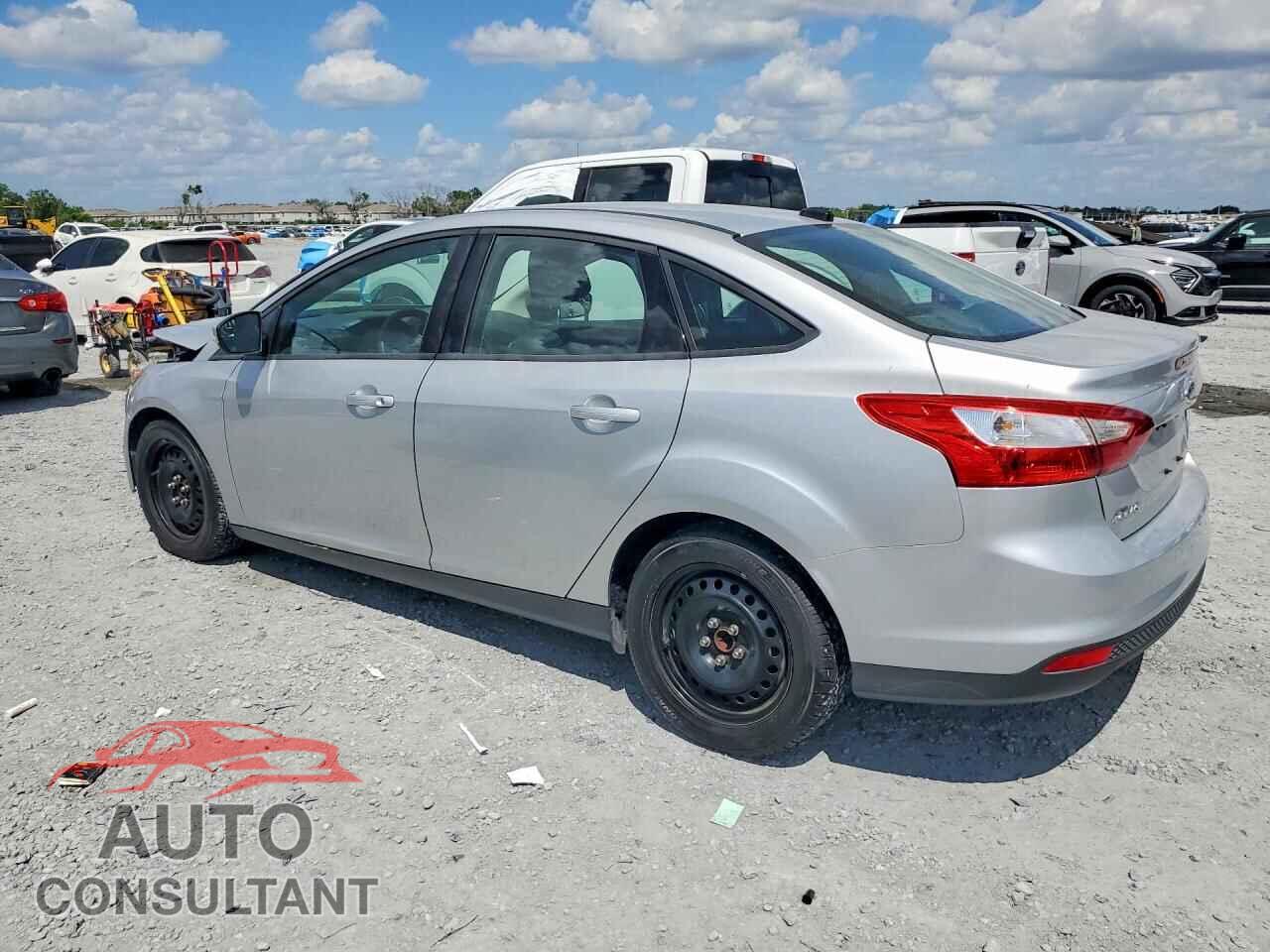 FORD FOCUS 2012 - 1FAHP3F26CL124520