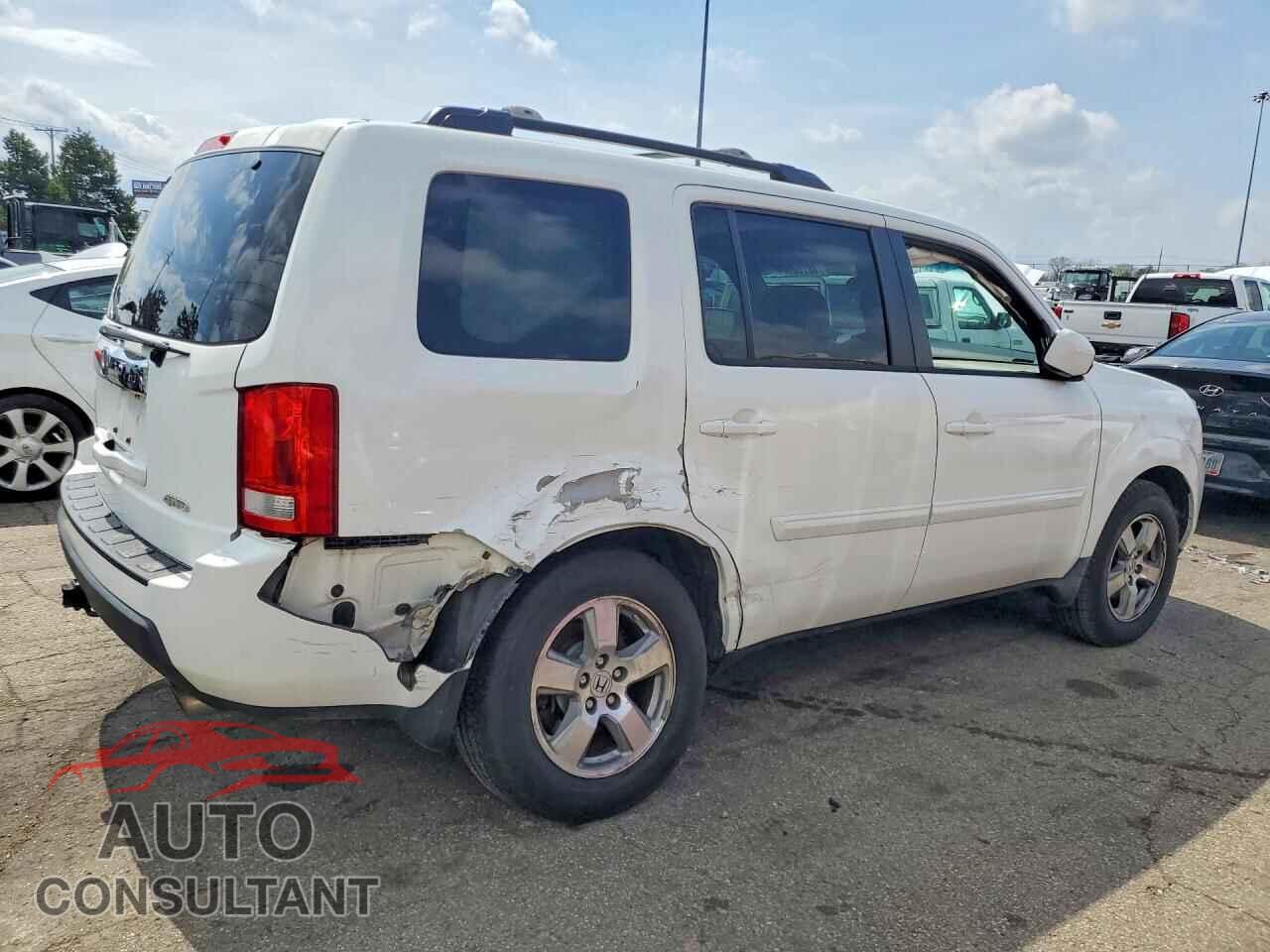 HONDA PILOT 2011 - 5FNYF4H65BB027636