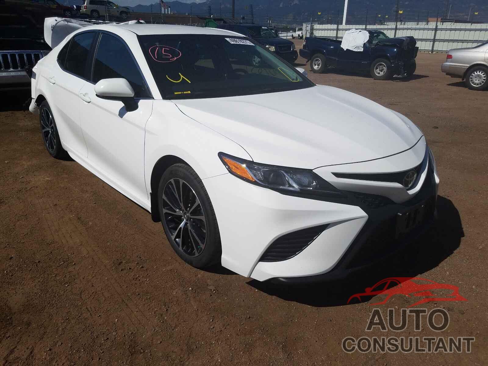 TOYOTA CAMRY 2018 - 4T1B11HK7JU152428