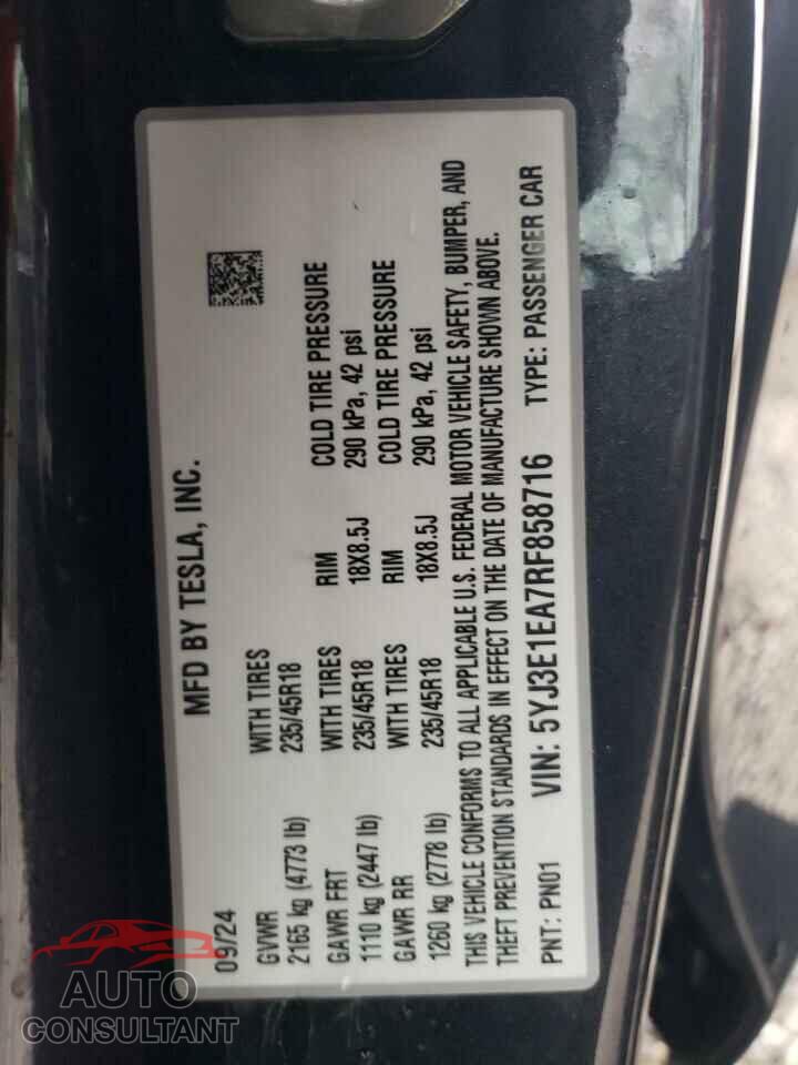 TESLA MODEL 3 2024 - 5YJ3E1EA7RF858716
