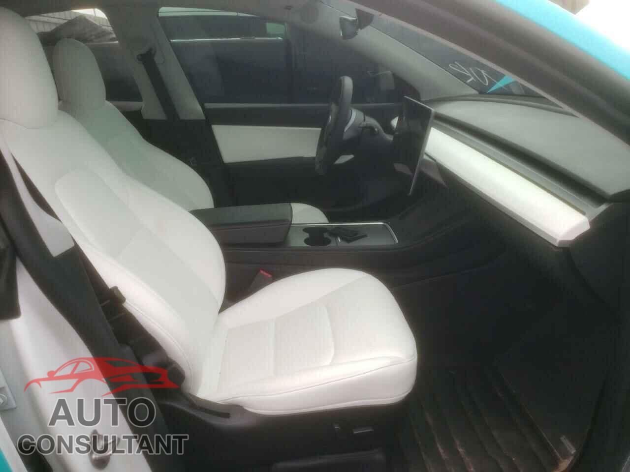 TESLA MODEL Y 2021 - 5YJYGDEFXMF261663