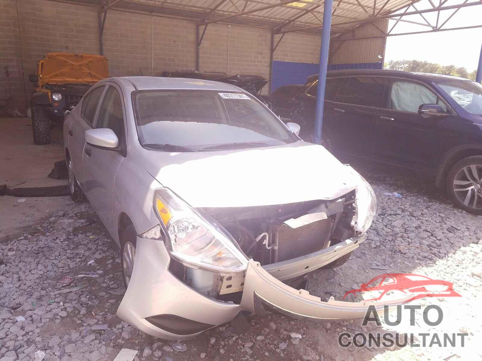NISSAN VERSA 2019 - 3N1CN7AP1KL840445
