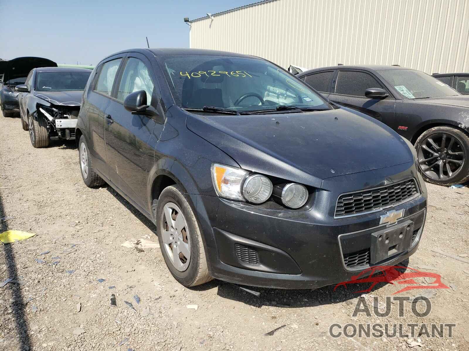 CHEVROLET SONIC 2016 - 1G1JA6SH3G4127683