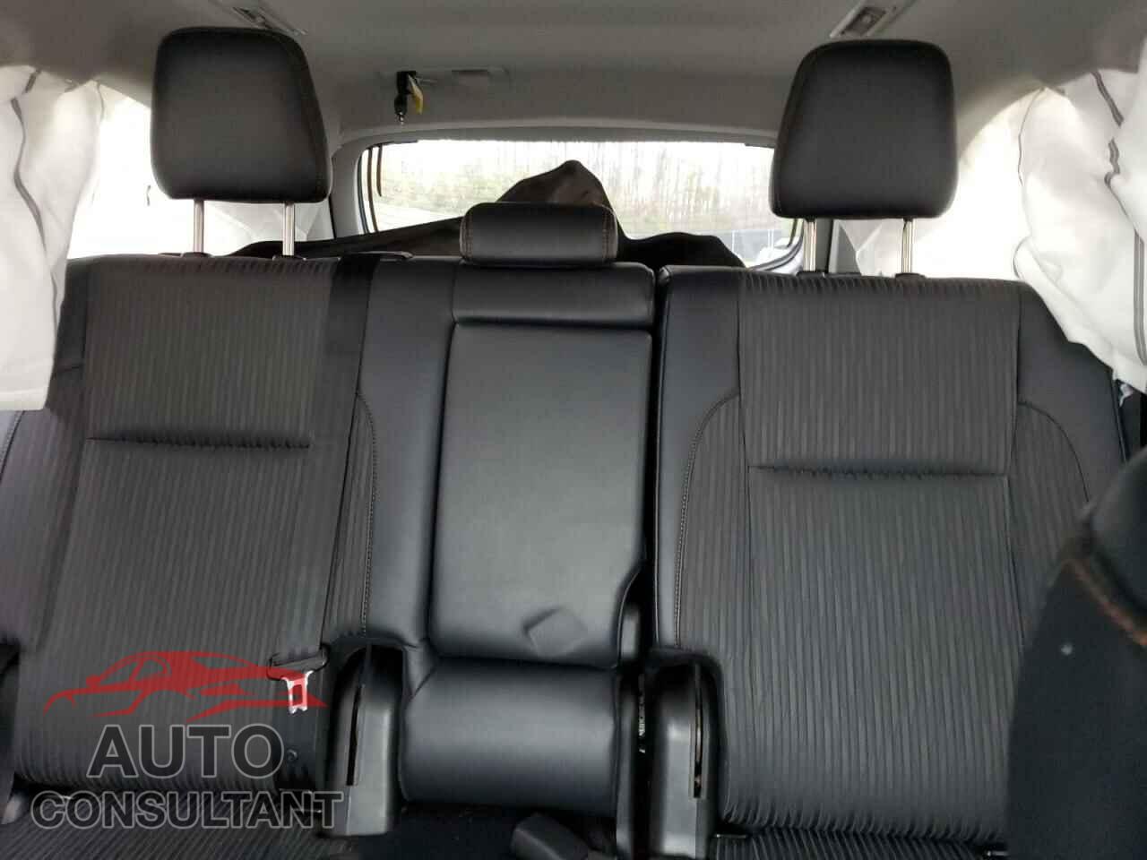 TOYOTA HIGHLANDER 2018 - 5TDBZRFH5JS913433