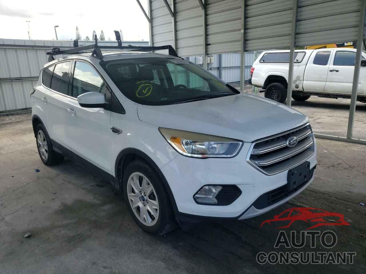FORD ESCAPE 2017 - 1FMCU0GD3HUC99543