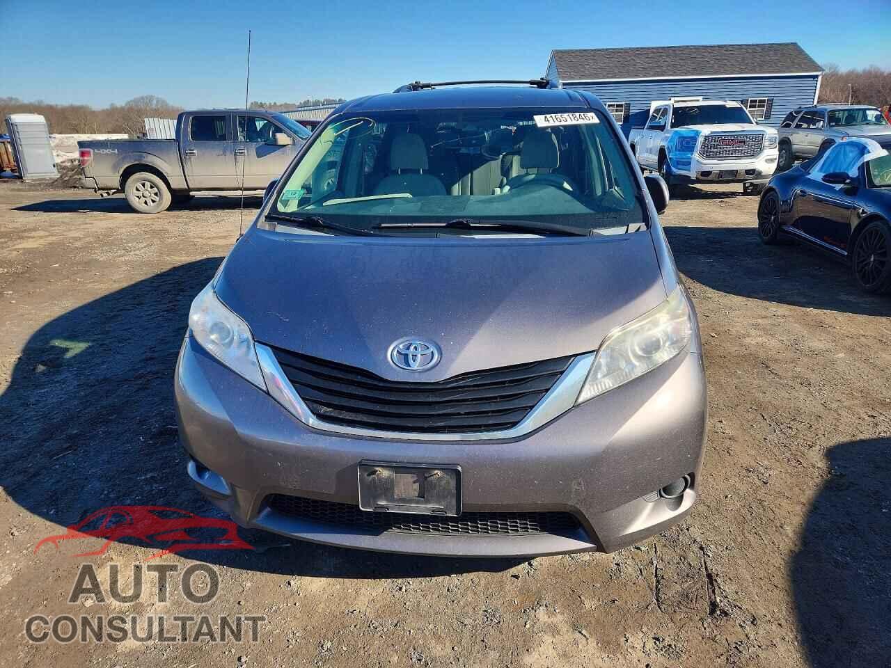 TOYOTA SIENNA 2011 - 5TDKK3DC9BS170401