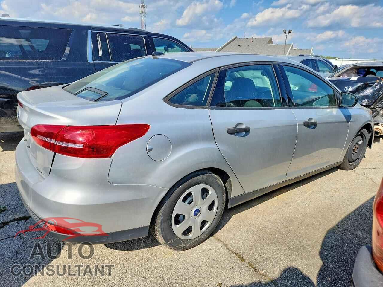 FORD FOCUS 2015 - 1FADP3E28FL355102