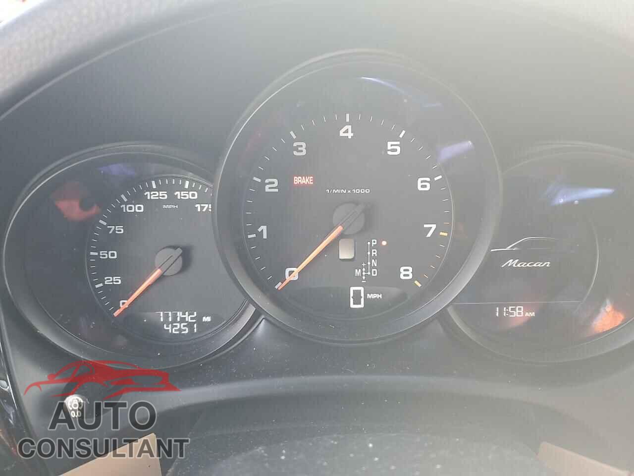 PORSCHE MACAN 2018 - WP1AA2A59JLB02208