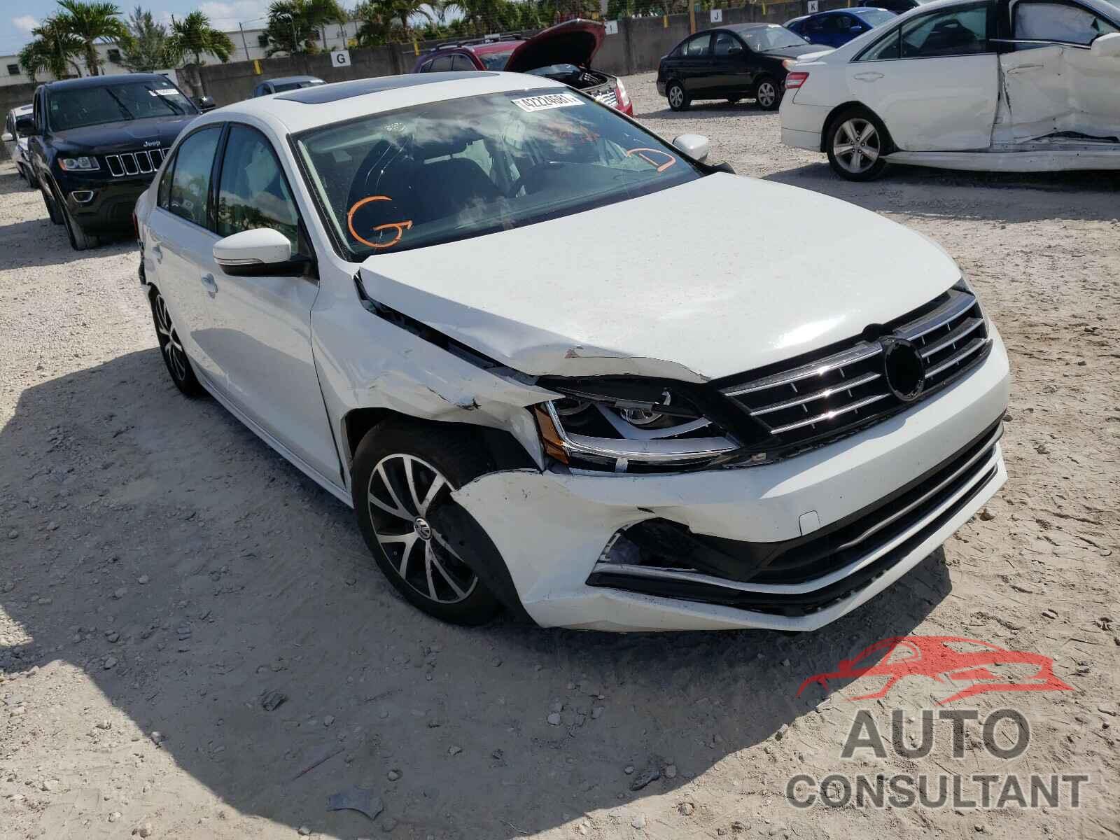 VOLKSWAGEN JETTA 2018 - 3VWDB7AJ8JM232403