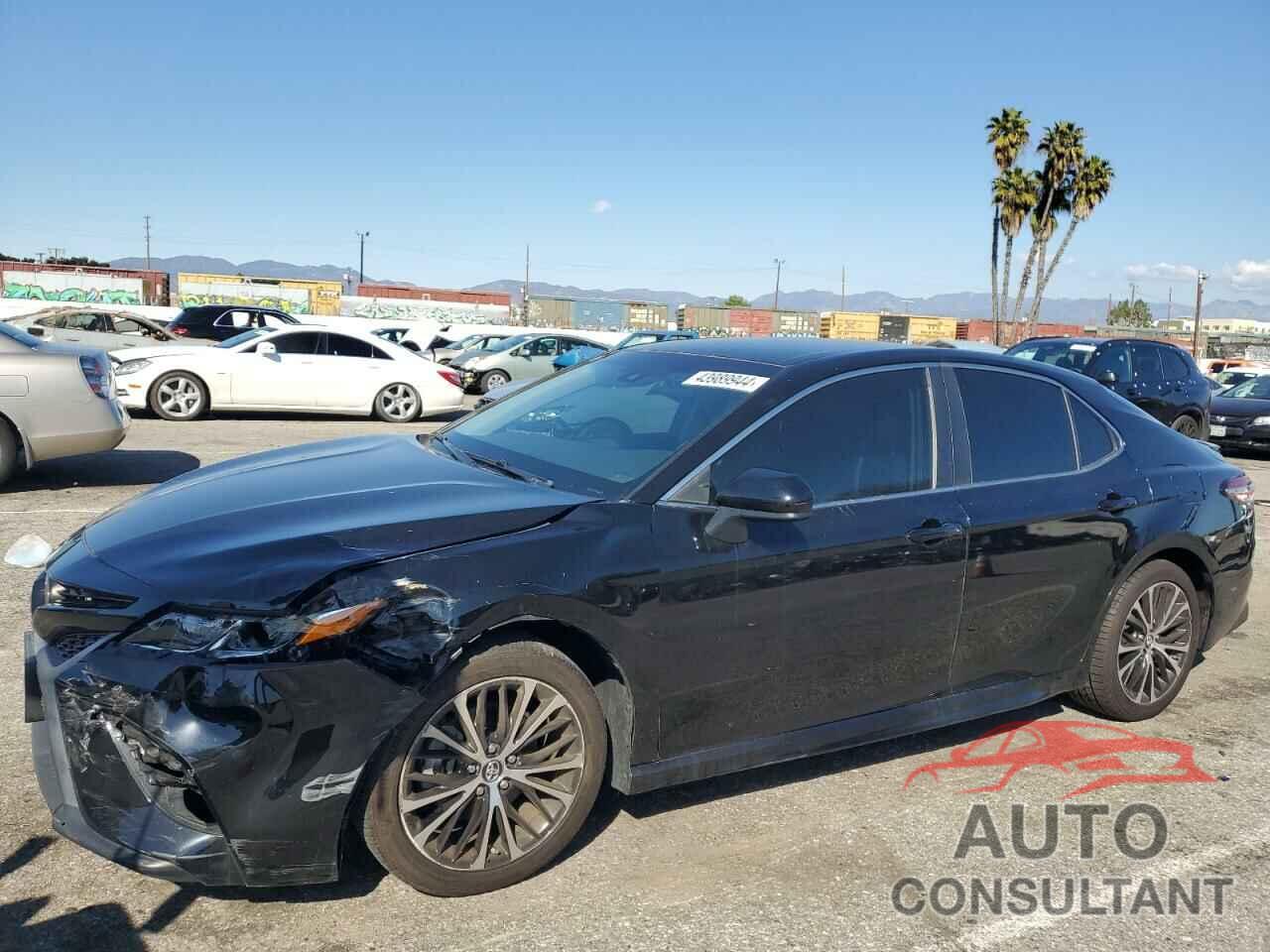 TOYOTA CAMRY 2018 - 4T1B11HK3JU602009