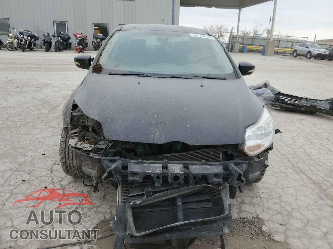FORD FOCUS 2013 - 1FADP3F28DL139441