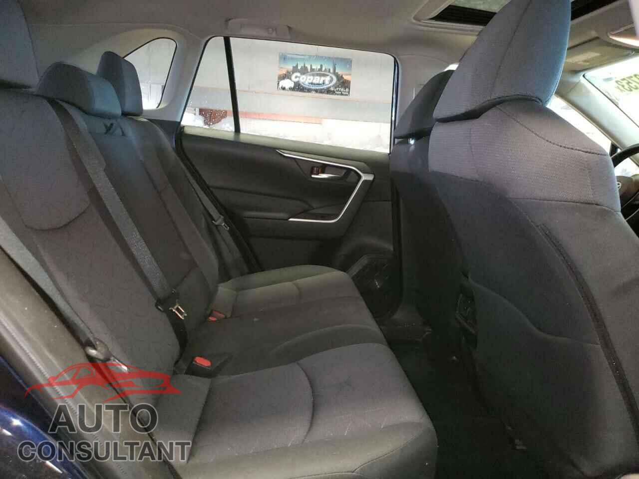 TOYOTA RAV4 2021 - JTMP1RFV5MD071938
