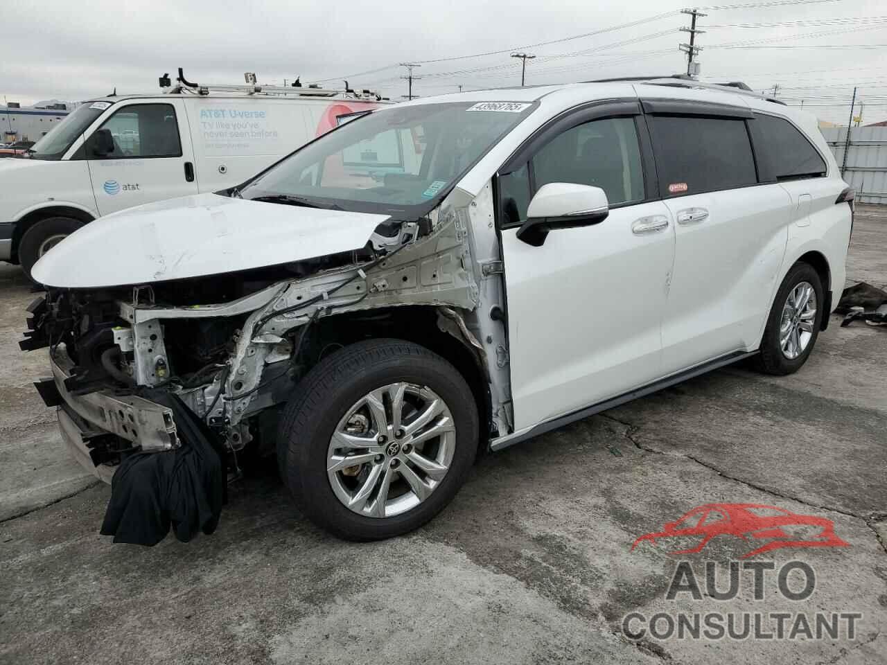 TOYOTA SIENNA 2022 - 5TDESKFC8NS041784