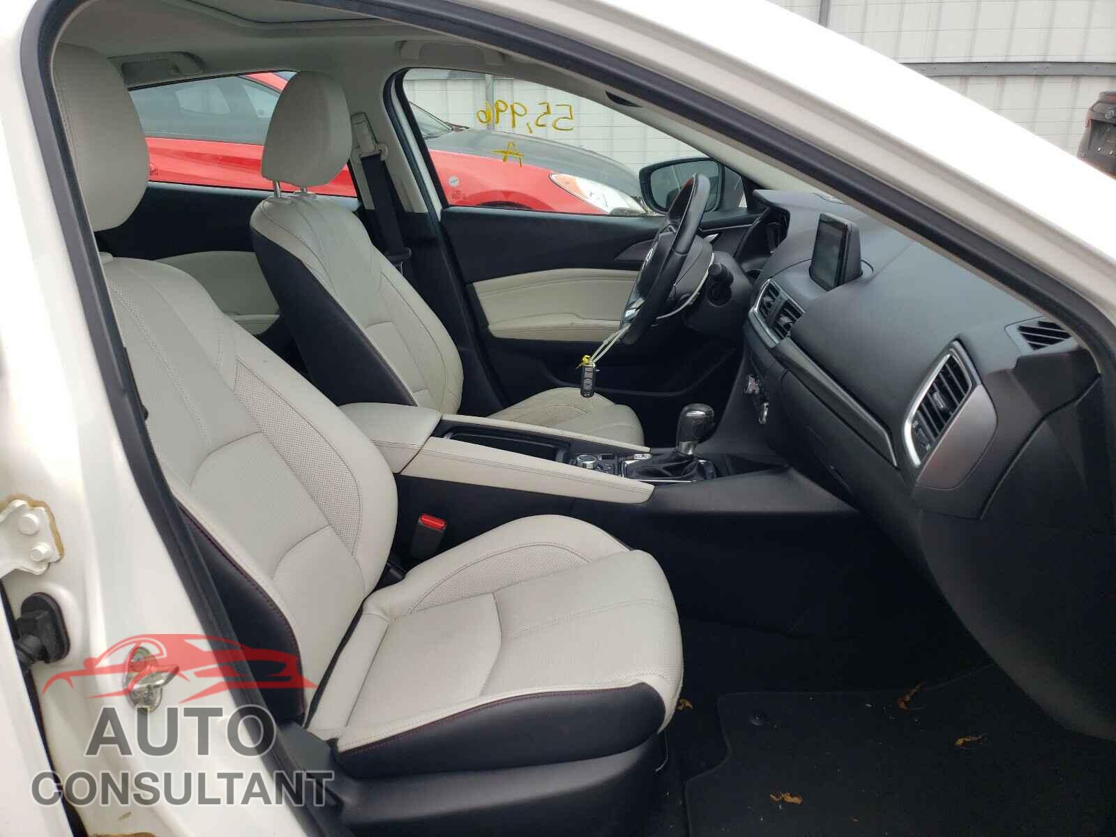 MAZDA 3 2017 - 3MZBN1W3XHM137910