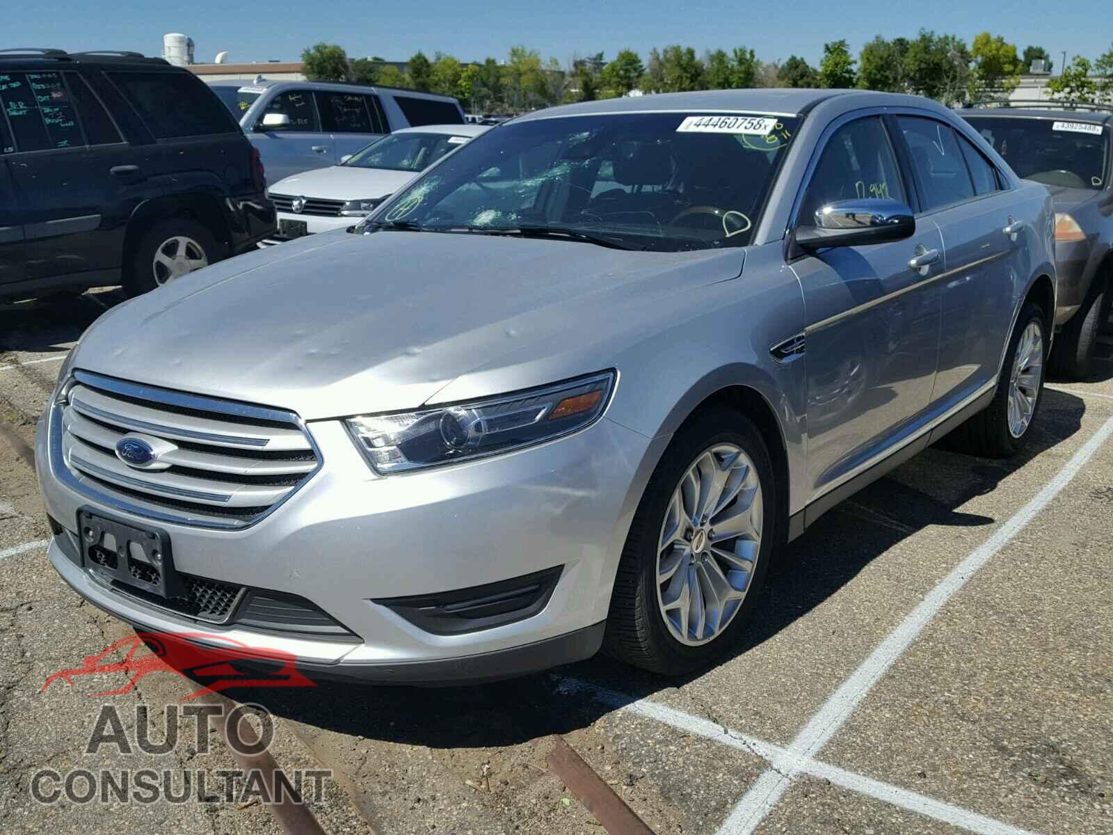 FORD TAURUS 2018 - 1FAHP2F86JG102151