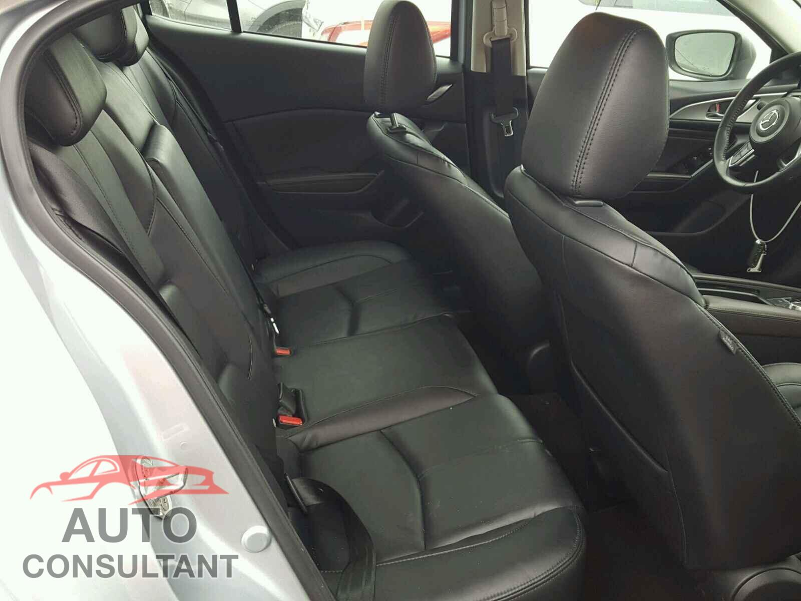 MAZDA 3 2017 - 3MZBN1V78HM107762