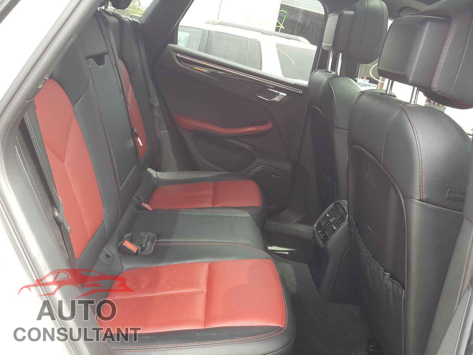 PORSCHE MACAN 2016 - WP1AB2A56GLB54532