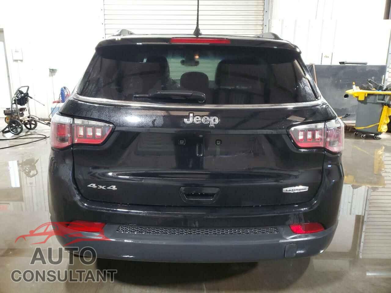 JEEP COMPASS 2018 - 3C4NJDBB2JT138846