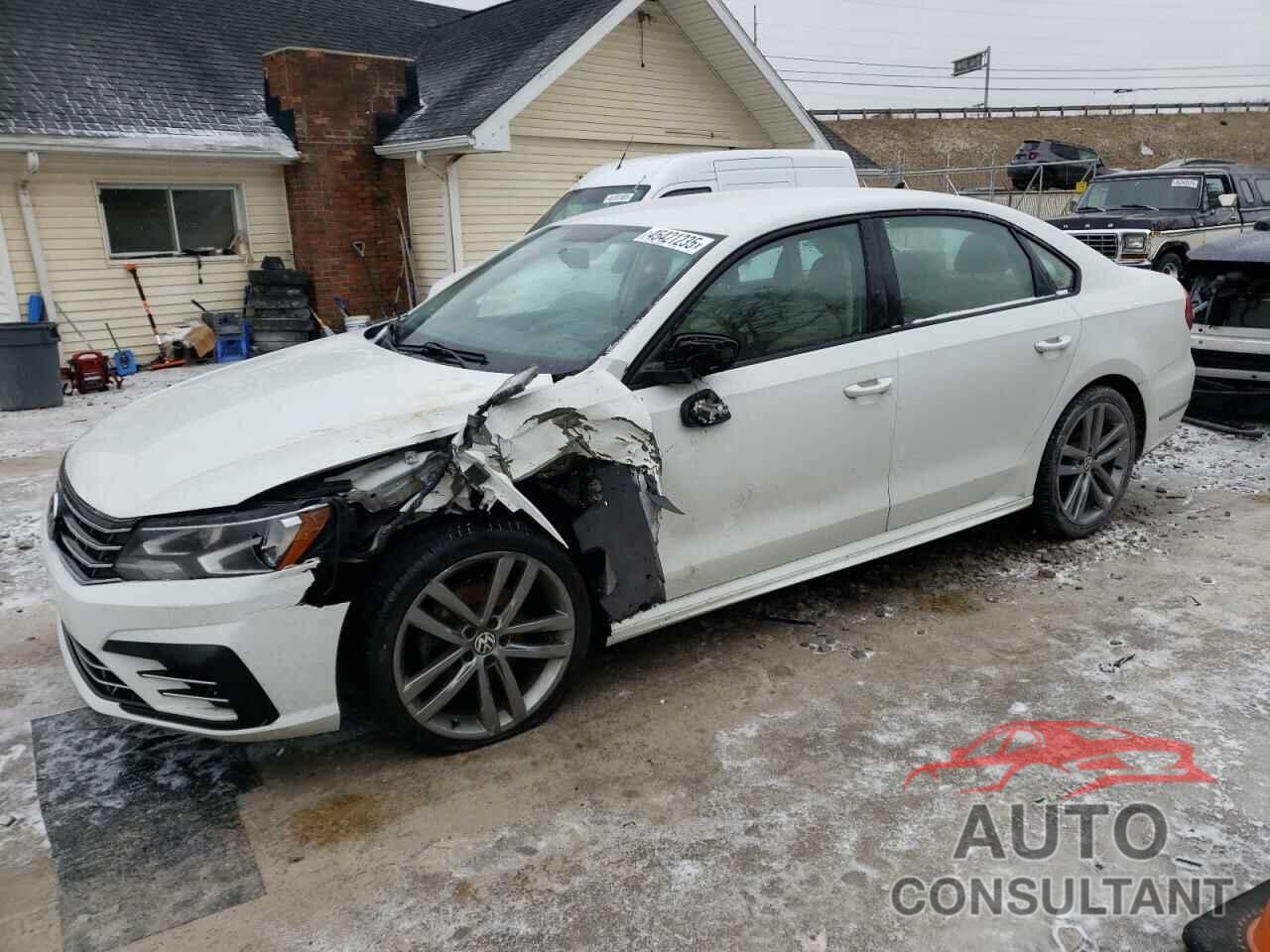 VOLKSWAGEN PASSAT 2018 - 1VWAA7A36JC037943