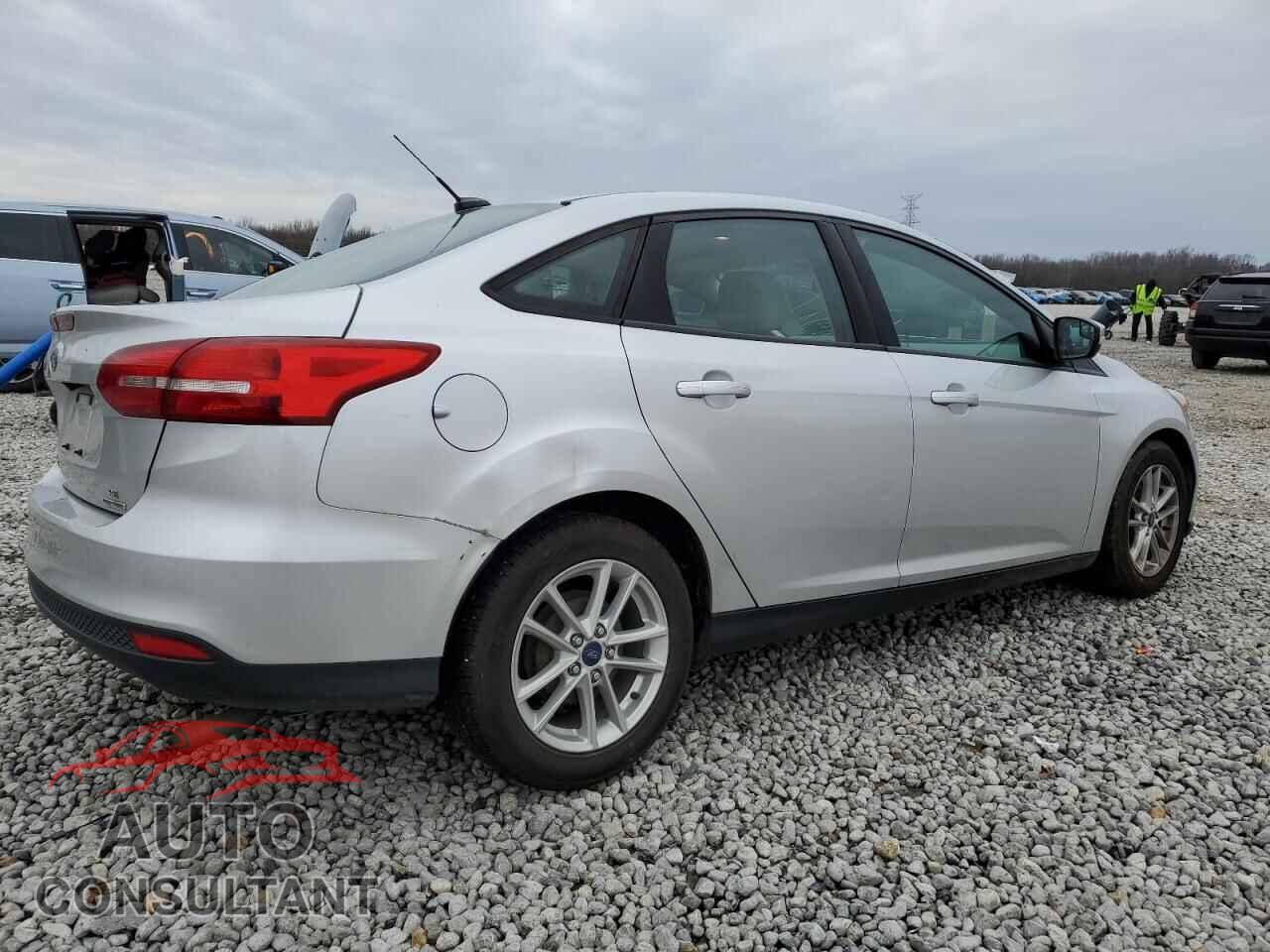 FORD FOCUS 2015 - 1FADP3F27FL291956