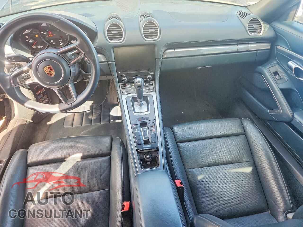 PORSCHE BOXSTER 2019 - WP0CA2A82KS211458