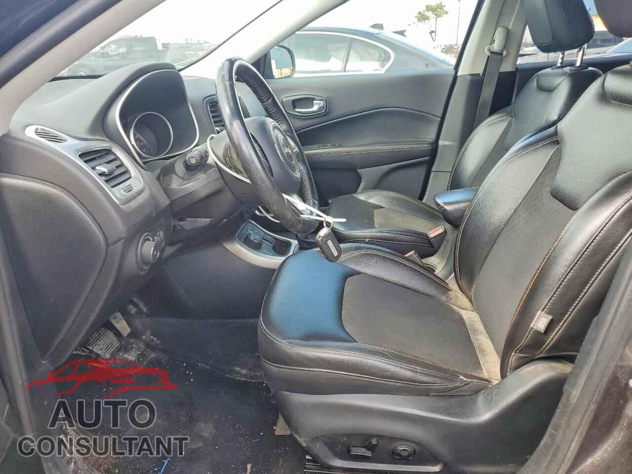 JEEP COMPASS 2018 - 3C4NJDBB8JT345144