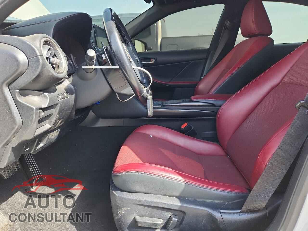 LEXUS IS 2021 - JTHAA1D25M5113906
