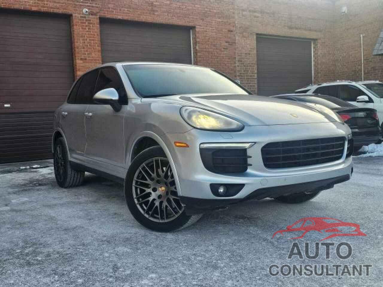 PORSCHE CAYENNE 2017 - WP1AA2A23HKA84570