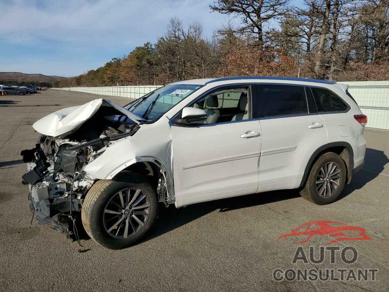 TOYOTA HIGHLANDER 2018 - 5TDJZRFH1JS551192