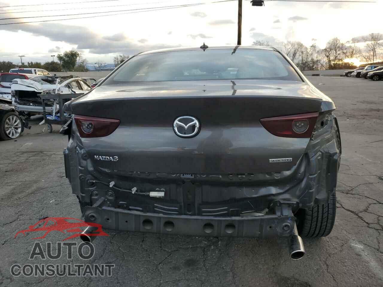 MAZDA 3 2019 - 3MZBPADL8KM110175