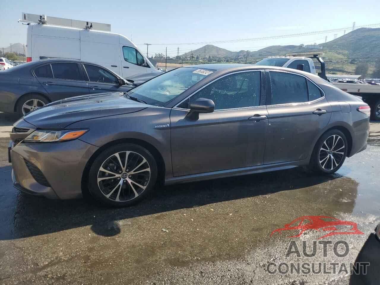 TOYOTA CAMRY 2018 - 4T1B21HK8JU002468