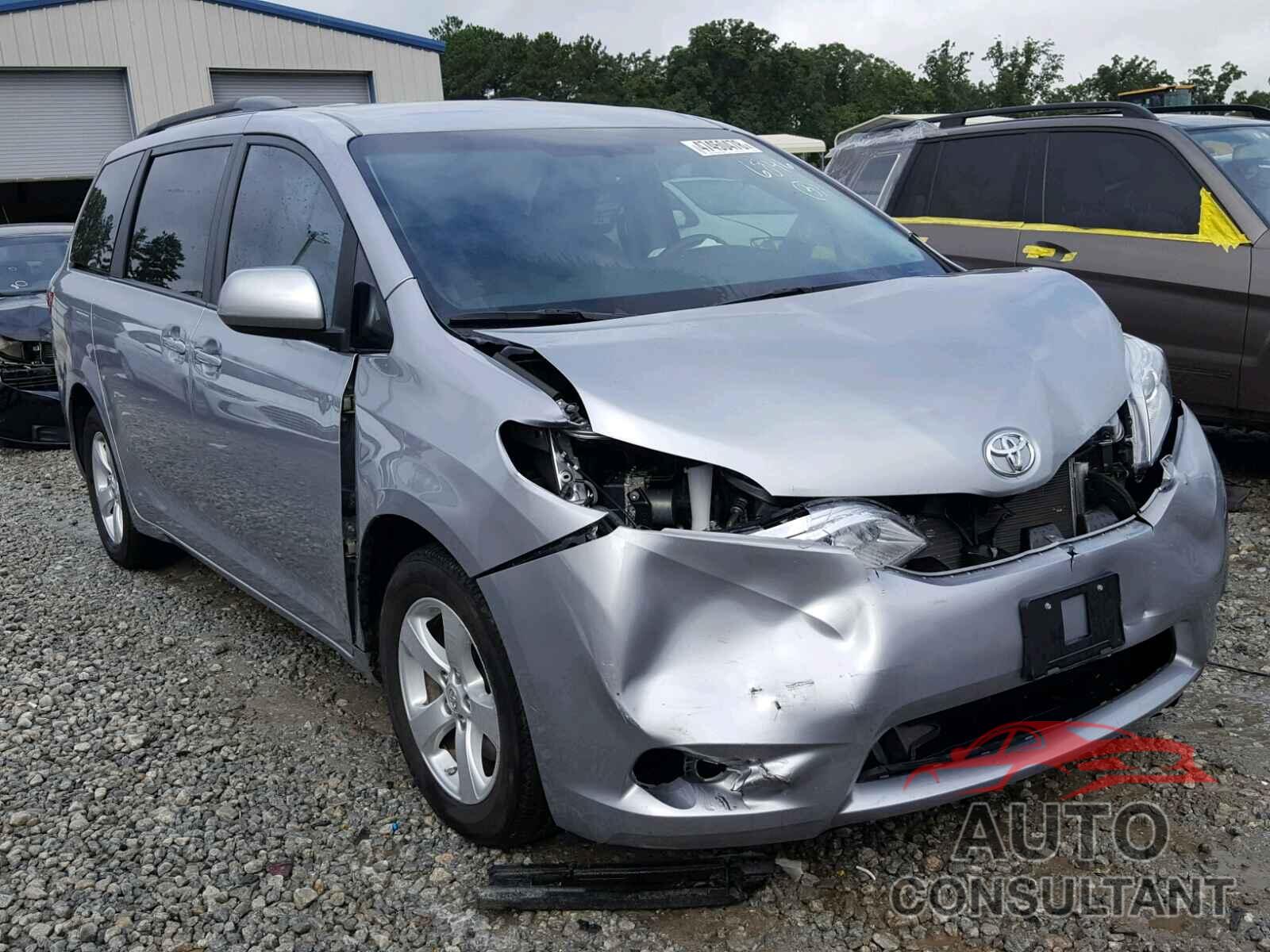 TOYOTA SIENNA LE 2017 - 5TDKZ3DC3HS776846