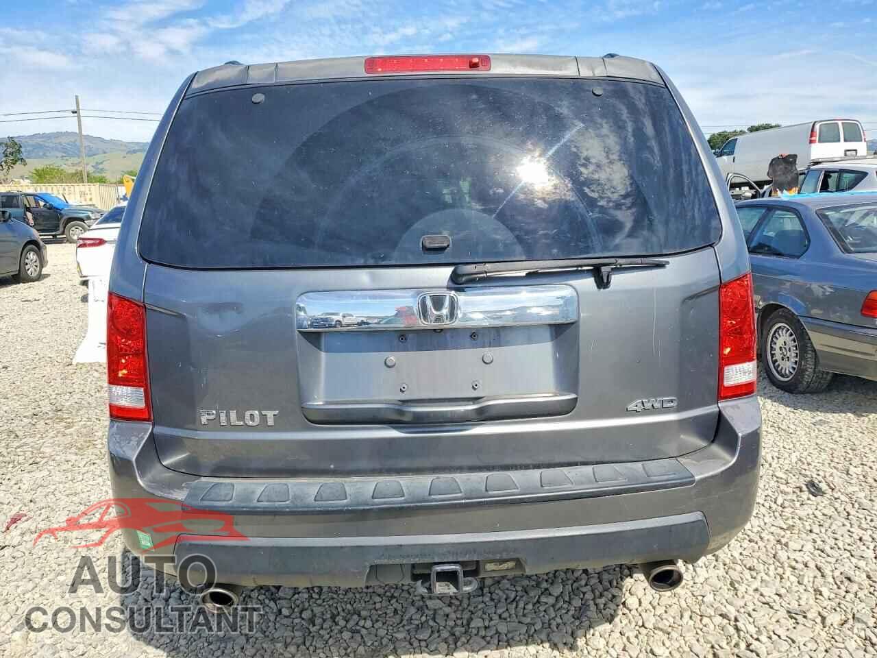 HONDA PILOT 2011 - 5FNYF4H52BB026970