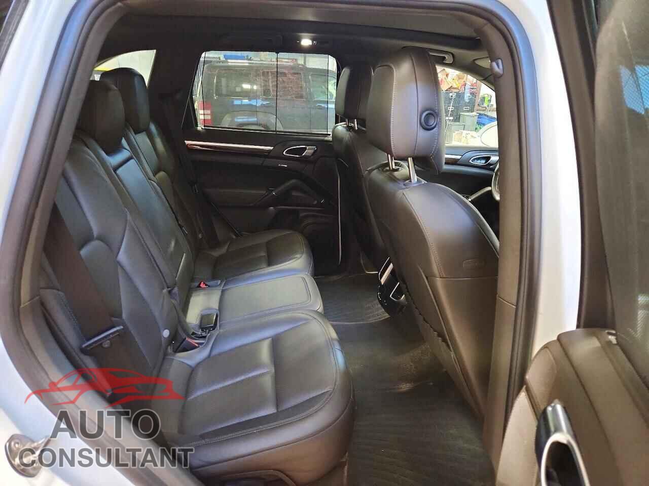 PORSCHE CAYENNE 2016 - WP1AA2A20GLA04621