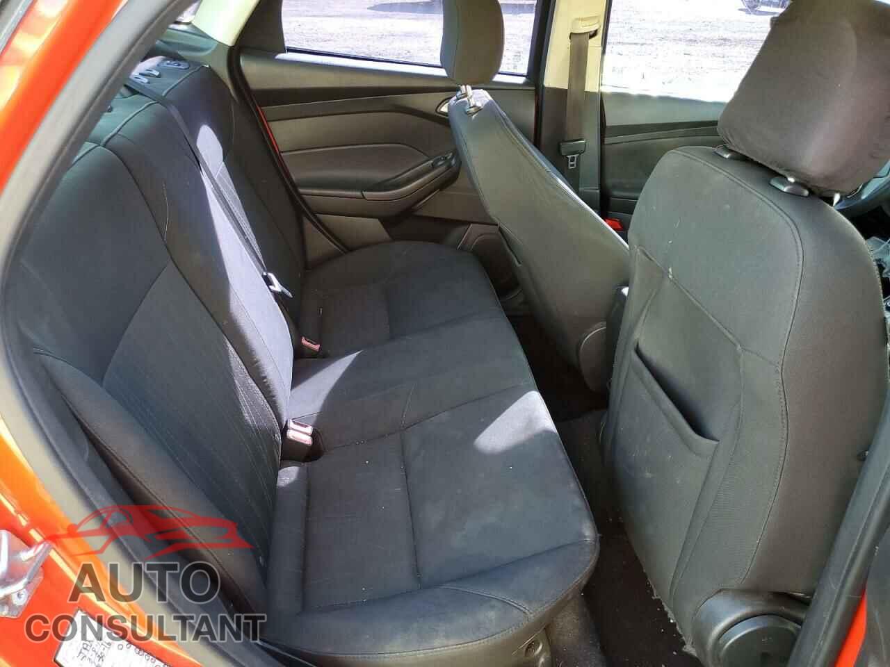 FORD FOCUS 2016 - 1FADP3F29GL290776