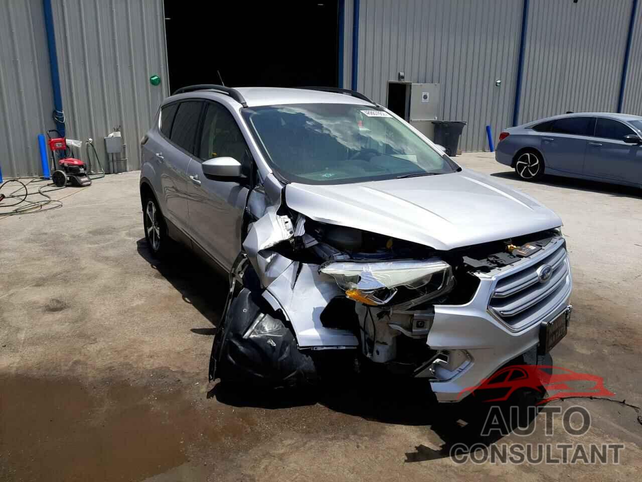 FORD ESCAPE 2017 - 1FMCU0GD1HUA18081