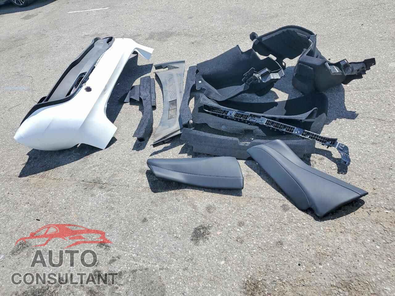 TESLA MODEL 3 2024 - 5YJ3E1EA7RF752671