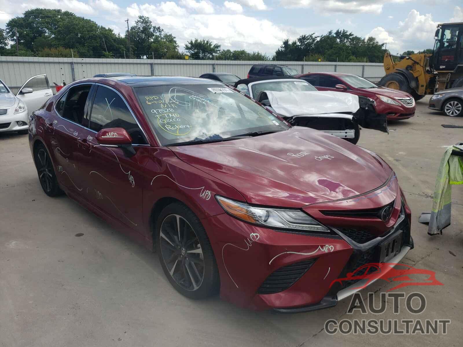 TOYOTA CAMRY 2018 - 4T1B61HK9JU596041