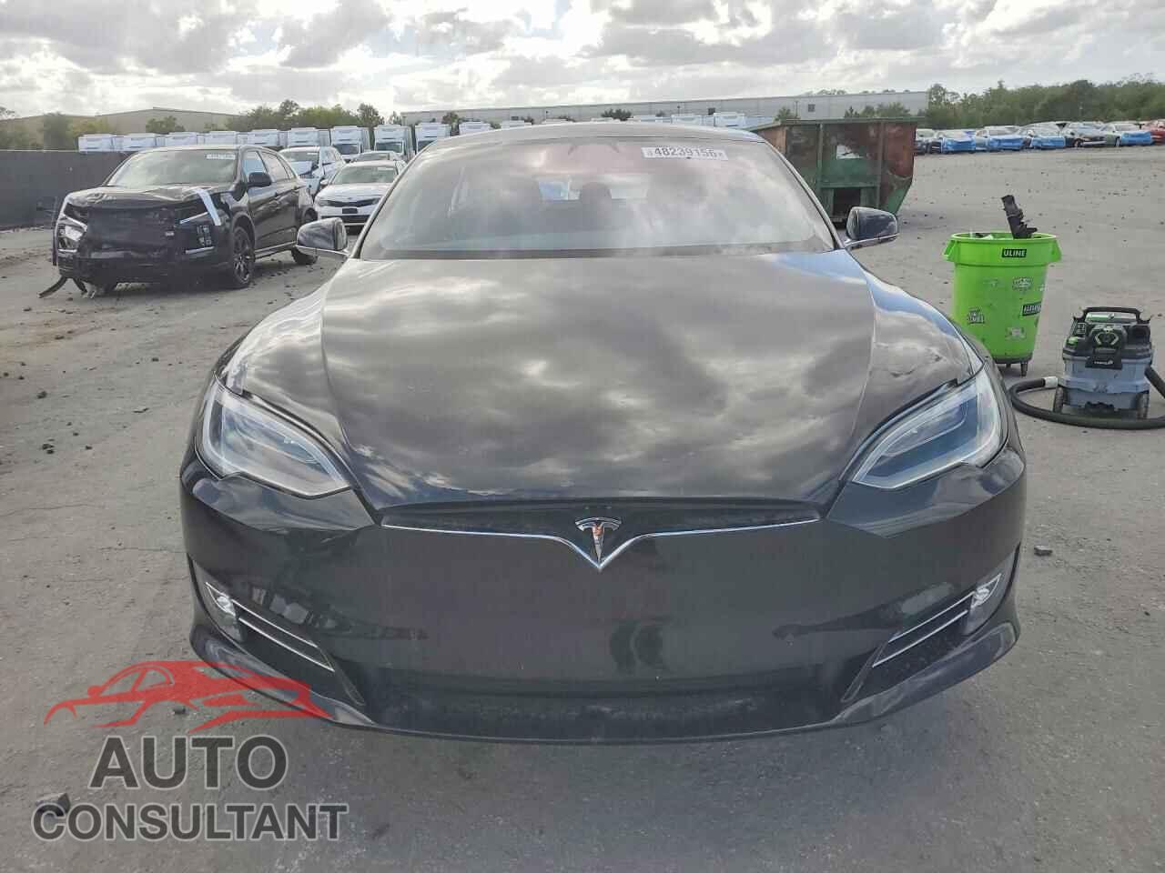 TESLA MODEL S 2017 - 5YJSA1E11HF182012