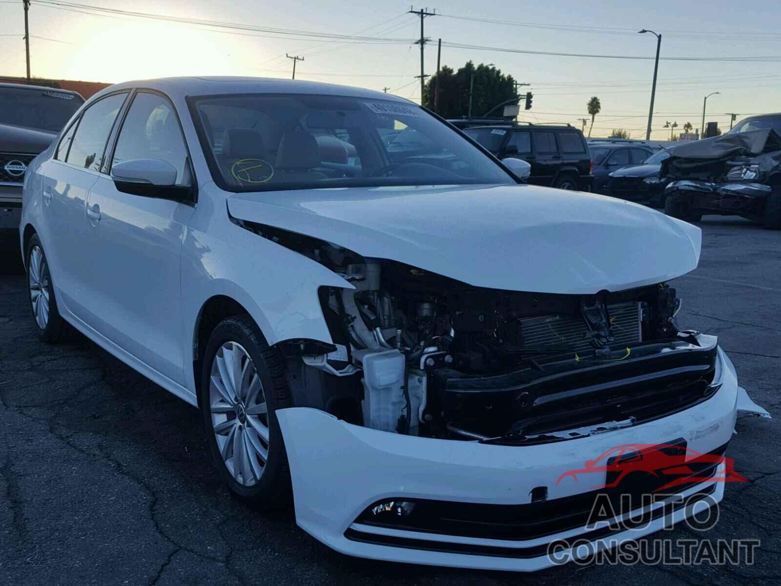 VOLKSWAGEN JETTA 2015 - 3VWD17AJ7FM251826